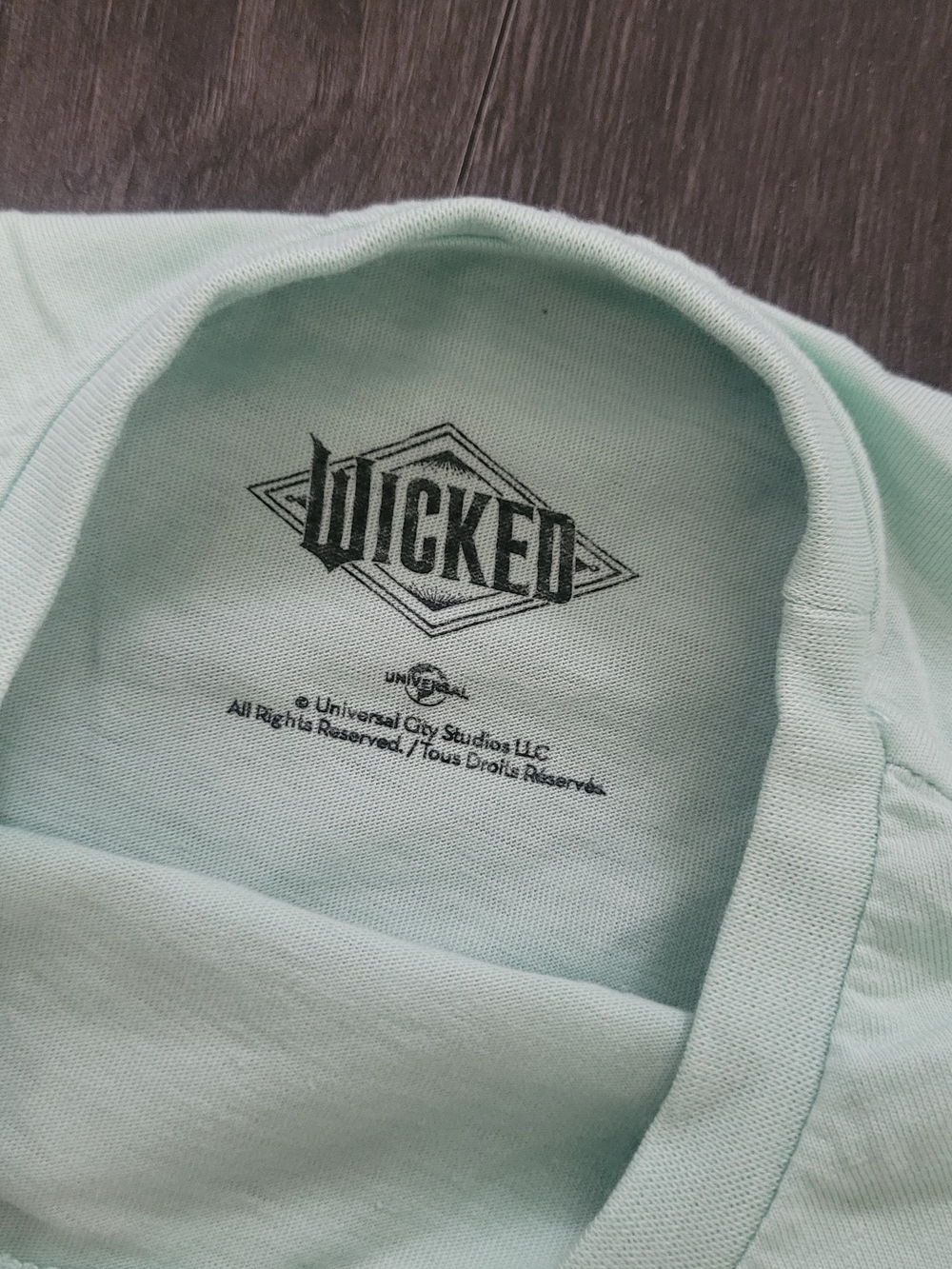 Wicked Girls Shirt Bundle Size 6 NWT Movie Graphic Tees Pink Green 2 Pack - Picture 3 of 6